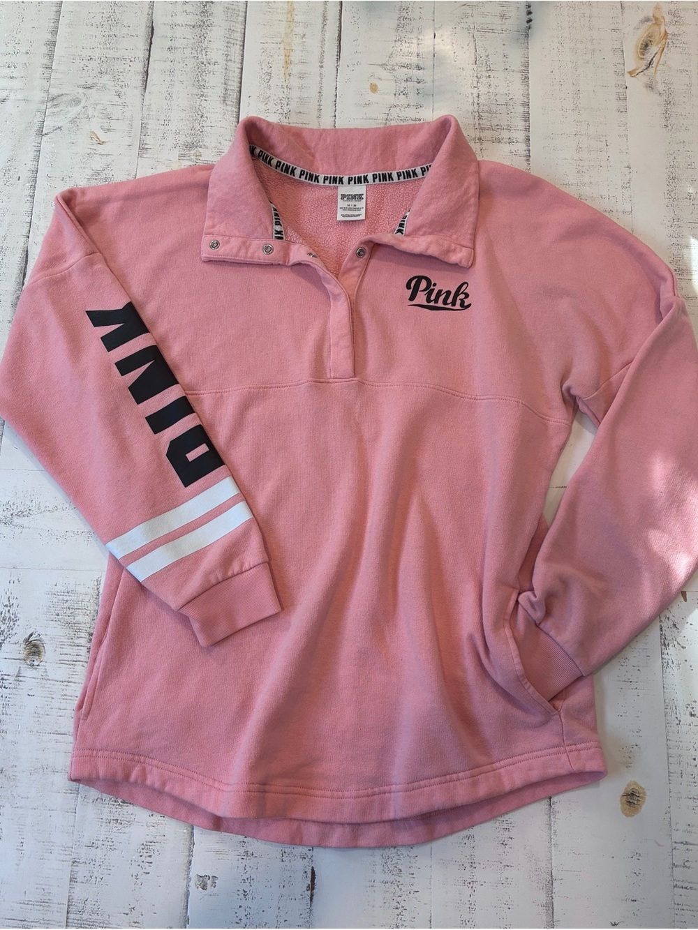 PINK Long Sleeve with snaps and pockets!